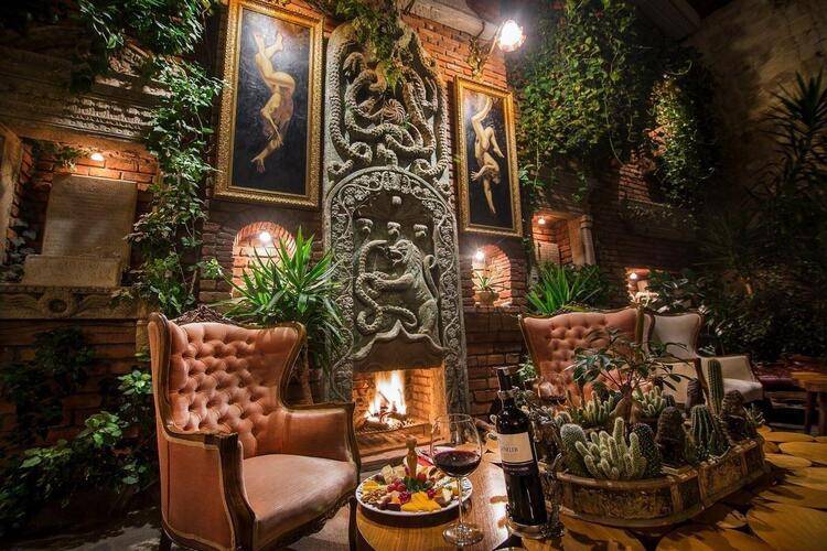 Sacred House Hotel