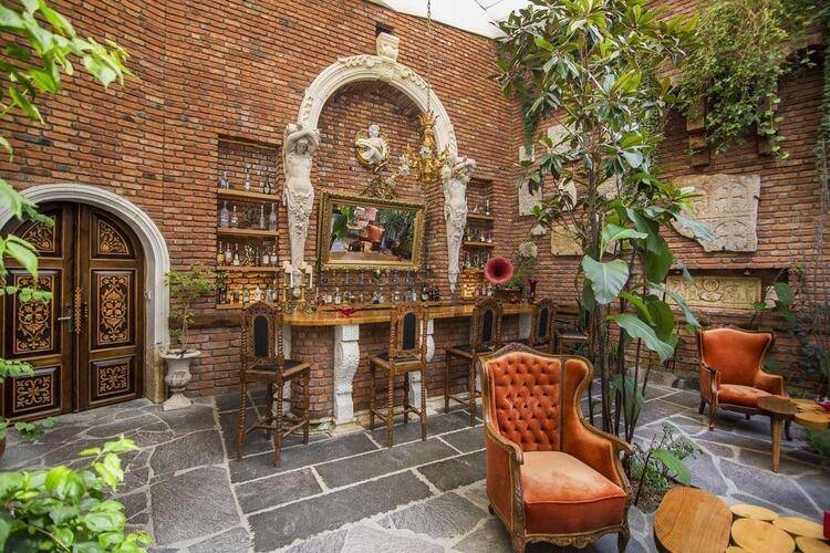 Sacred House Hotel