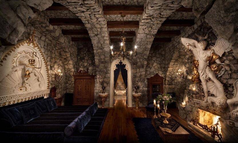 Sacred House Hotel