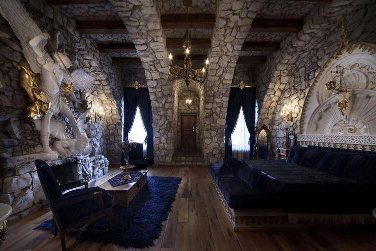Sacred House Hotel
