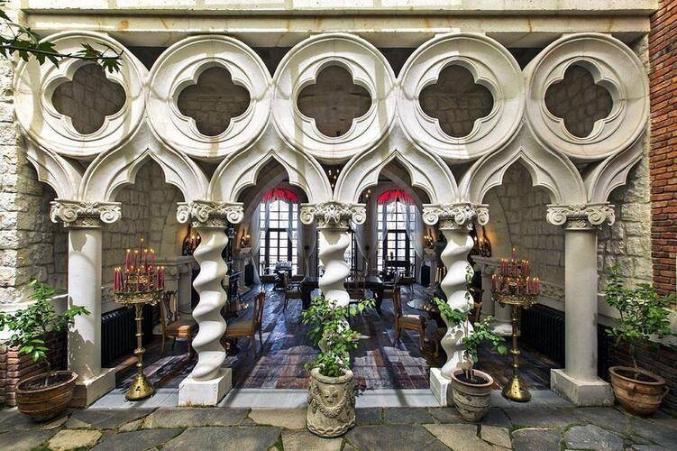 Sacred House Hotel