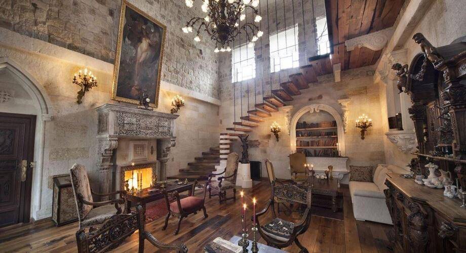 Sacred House Hotel