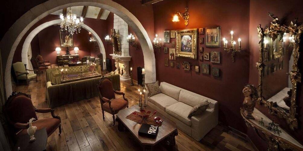 Sacred House Hotel