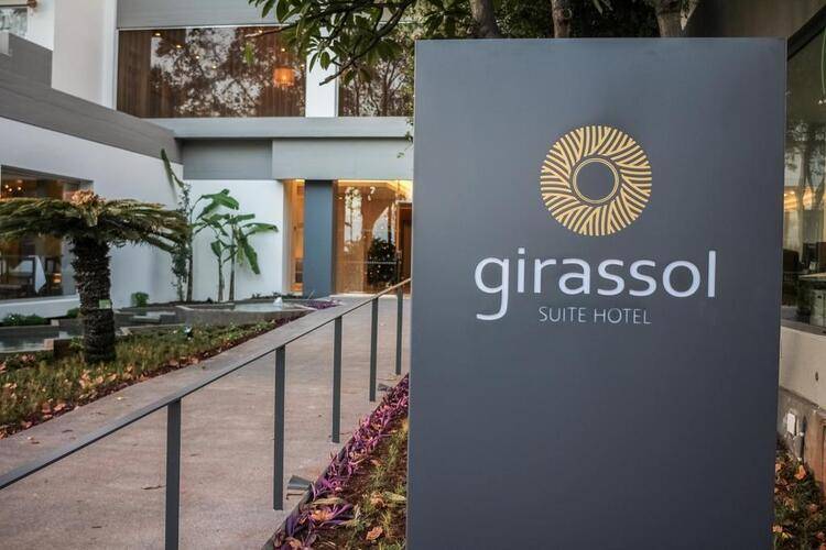 Girassol Hotel