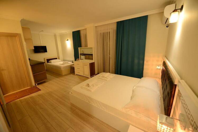 Aristocrat Hotel