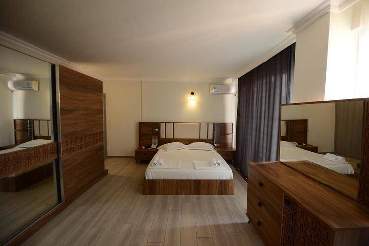 Aristocrat Hotel