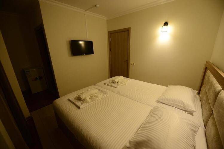 Aristocrat Hotel