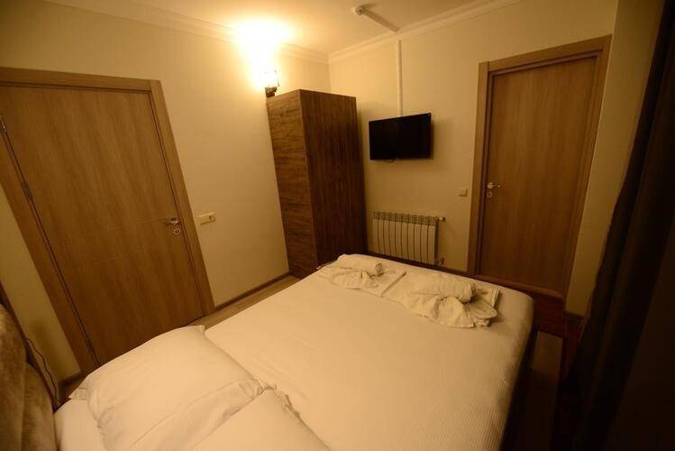 Aristocrat Hotel
