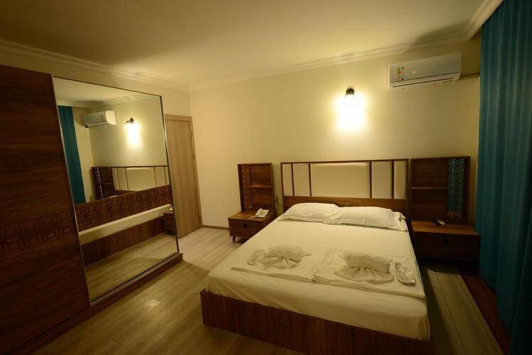 Aristocrat Hotel