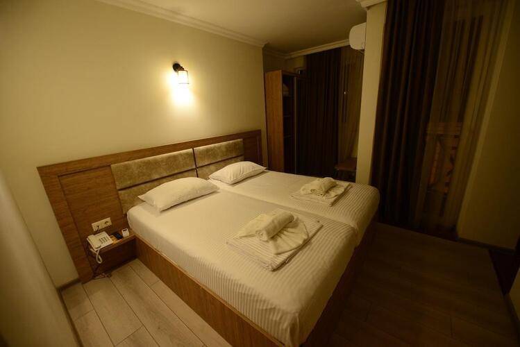 Aristocrat Hotel