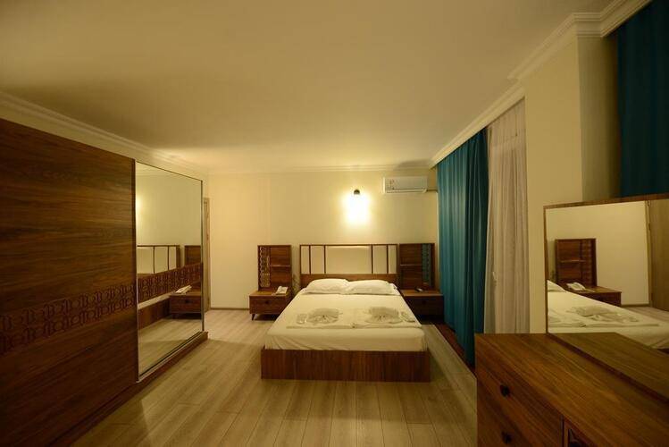 Aristocrat Hotel