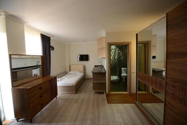 Aristocrat Hotel