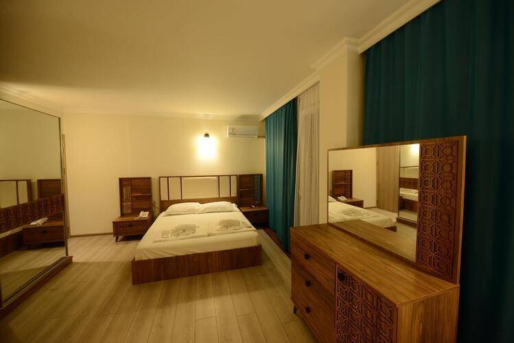 Aristocrat Hotel
