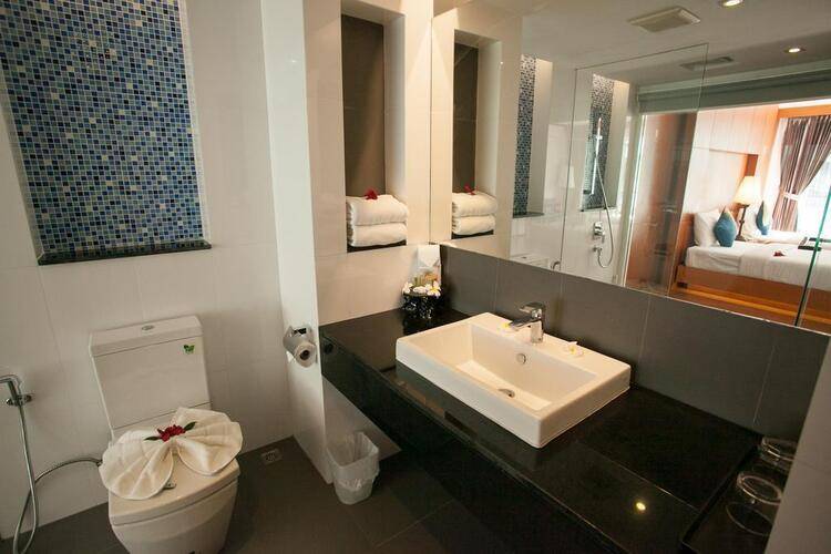 Phi Phi Harbour View Hotel
