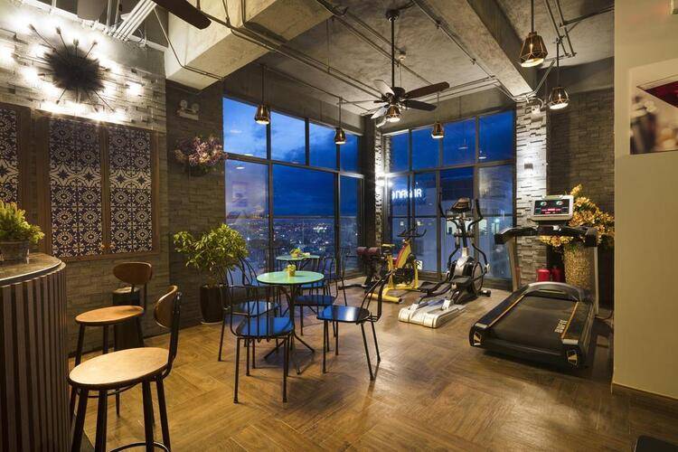 Aaron Hotel
