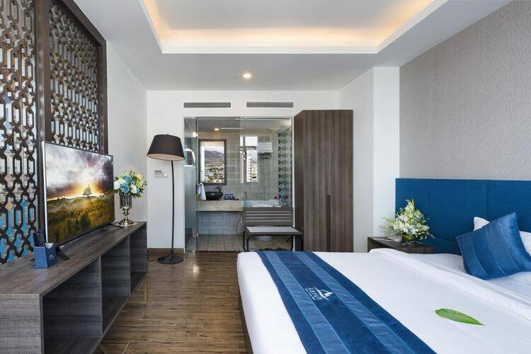 Aaron Hotel