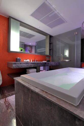 Lit Bangkok Hotel & Residence
