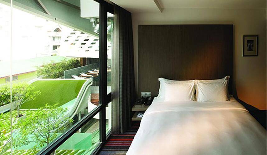 Lit Bangkok Hotel & Residence