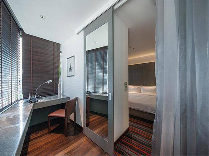 Lit Bangkok Hotel & Residence