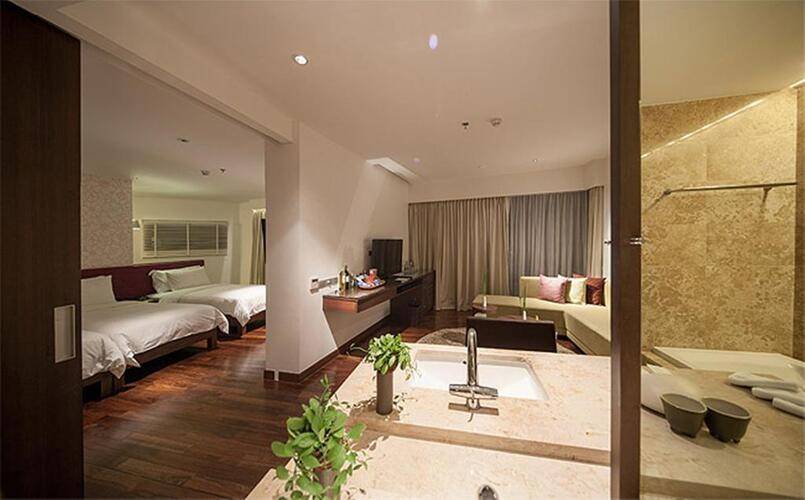 Lit Bangkok Hotel & Residence