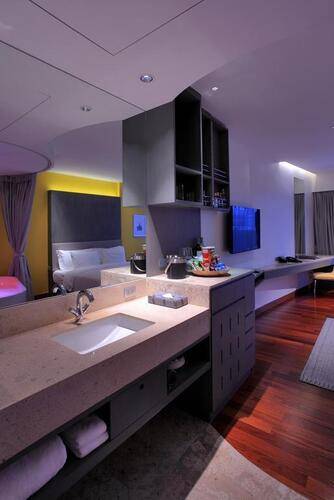 Lit Bangkok Hotel & Residence