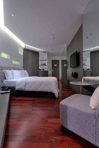 Lit Bangkok Hotel & Residence
