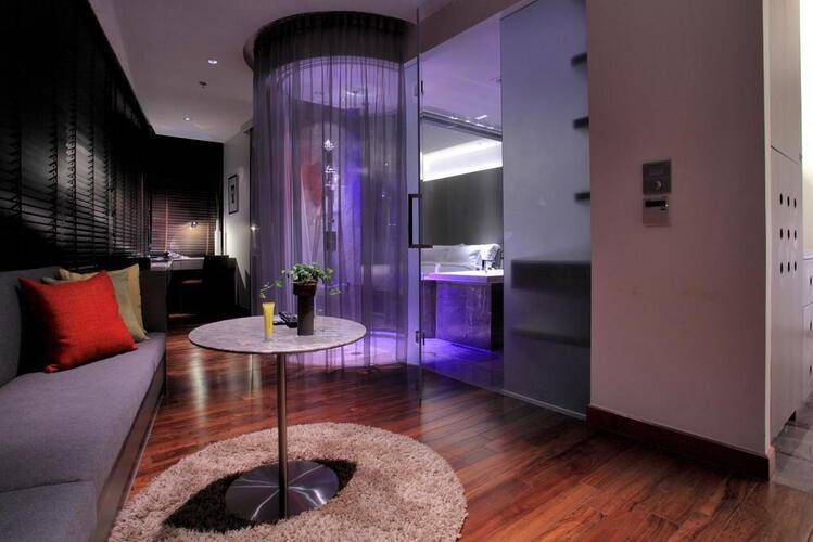 Lit Bangkok Hotel & Residence