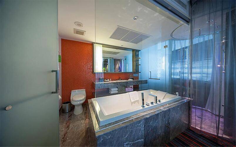 Lit Bangkok Hotel & Residence