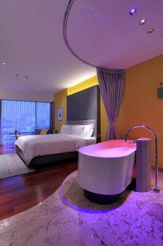 Lit Bangkok Hotel & Residence