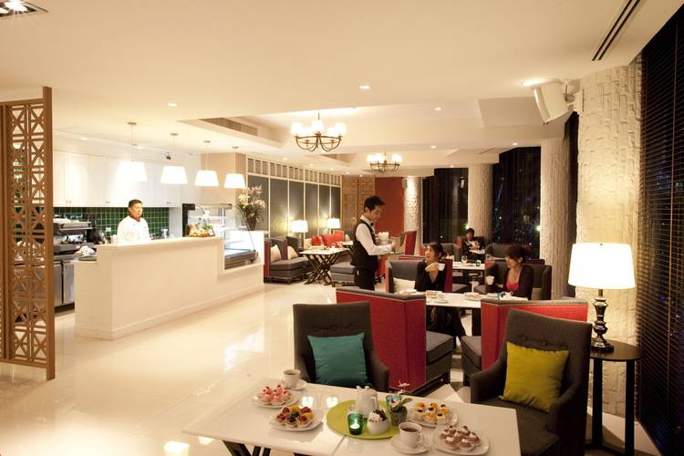Lantana Resort Hotel