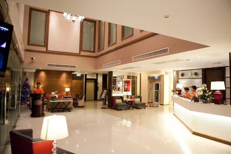 Lantana Resort Hotel