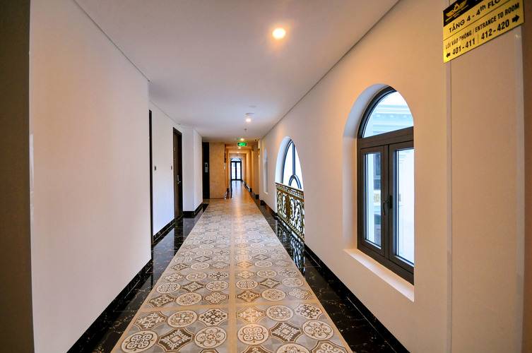 Crown Nguyen Hoang Hotel