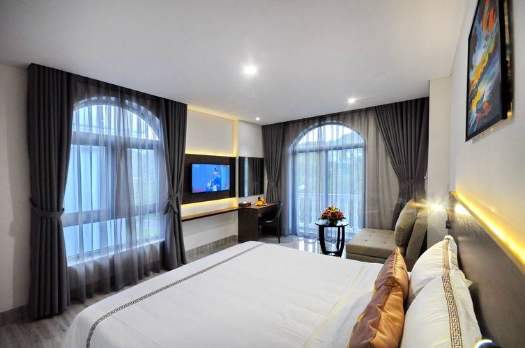 Crown Nguyen Hoang Hotel