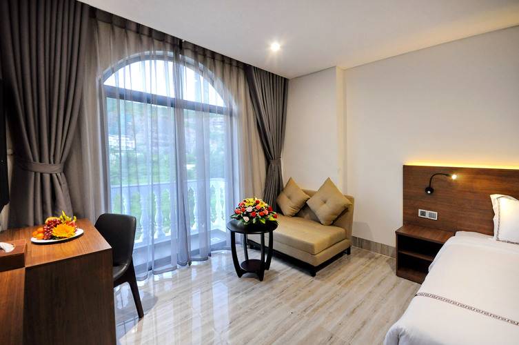 Crown Nguyen Hoang Hotel