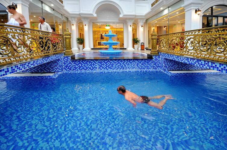Crown Nguyen Hoang Hotel