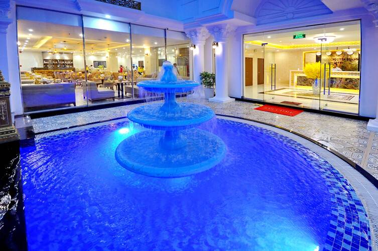 Crown Nguyen Hoang Hotel