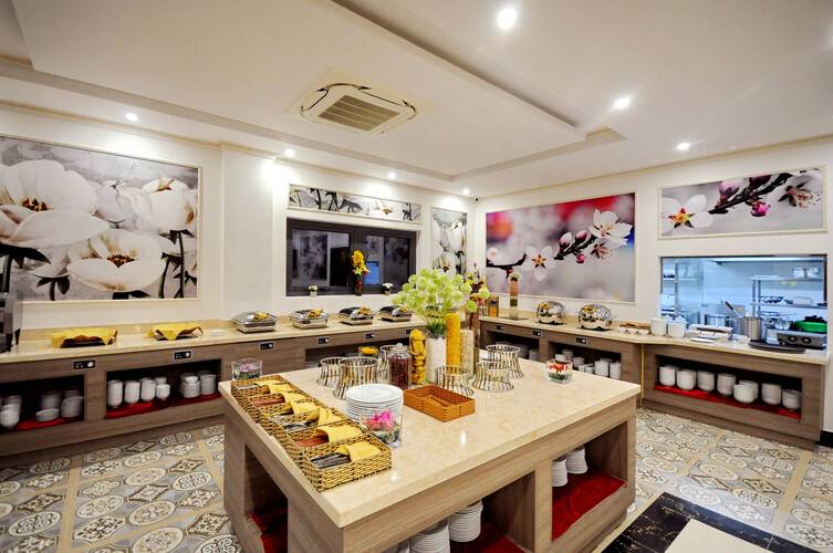 Crown Nguyen Hoang Hotel