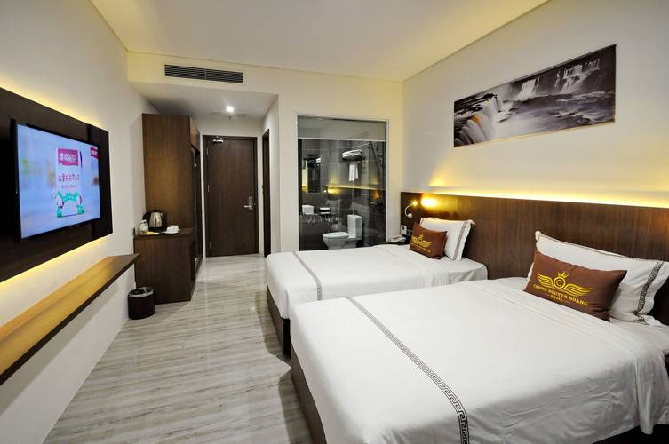 Crown Nguyen Hoang Hotel