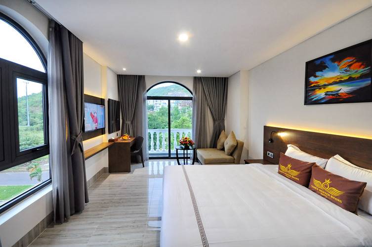 Crown Nguyen Hoang Hotel