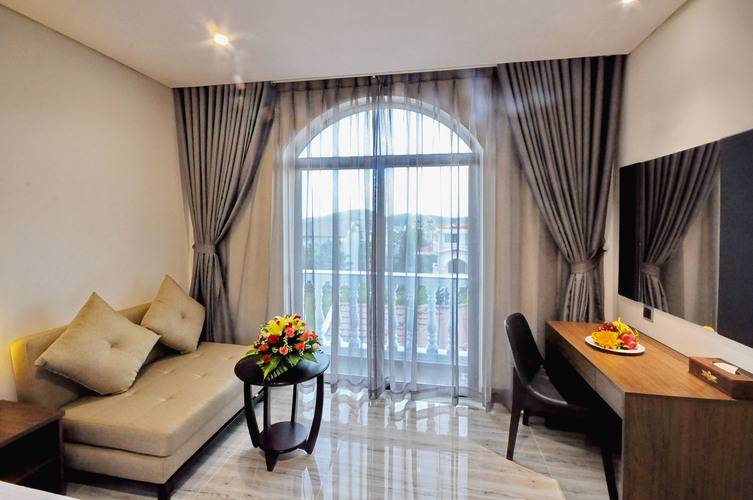 Crown Nguyen Hoang Hotel