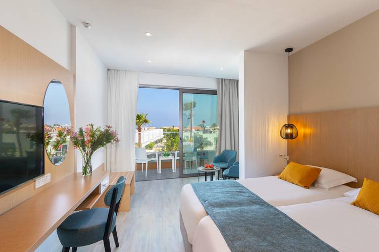 Leonardo Crystal Cove Hotel & Spa By The Sea (Adults Only 16+)