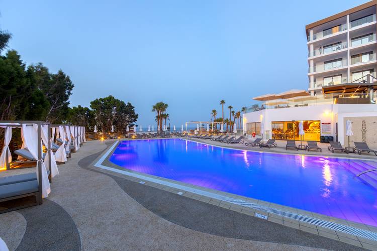 Leonardo Crystal Cove Hotel & Spa By The Sea (Adults Only 16+)