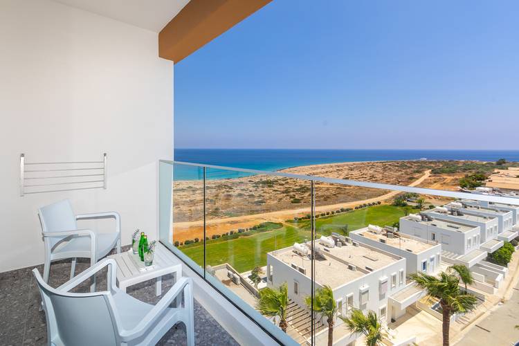 Leonardo Crystal Cove Hotel & Spa By The Sea (Adults Only 16+)