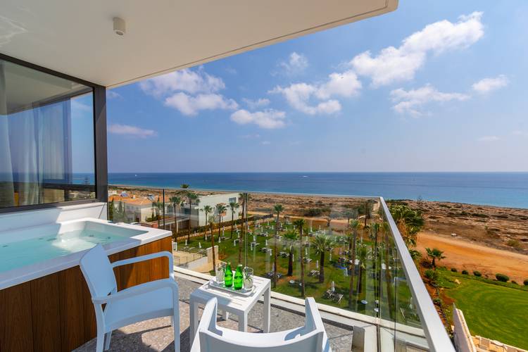 Leonardo Crystal Cove Hotel & Spa By The Sea (Adults Only 16+)