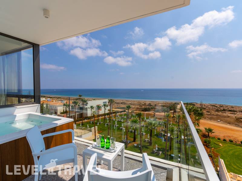 Фотография Leonardo Crystal Cove Hotel & Spa By The Sea (Adults Only 16+)