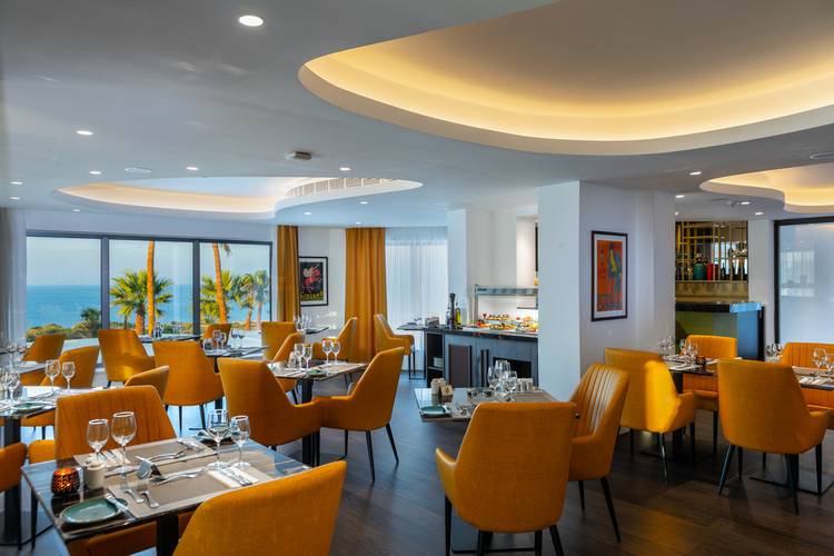 Leonardo Crystal Cove Hotel & Spa By The Sea (Adults Only 16+)