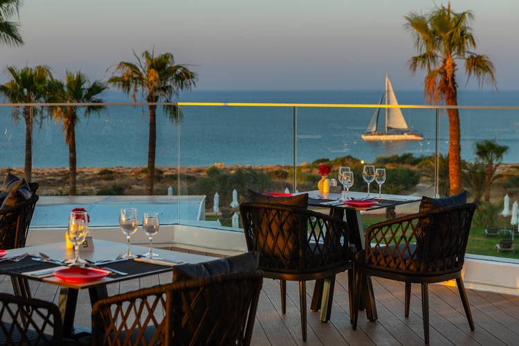 Leonardo Crystal Cove Hotel & Spa By The Sea (Adults Only 16+)