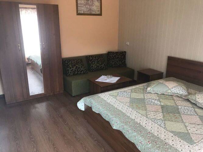 Гостиница Мира