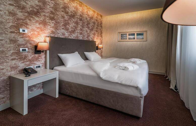 The Grand Gloria Hotel
