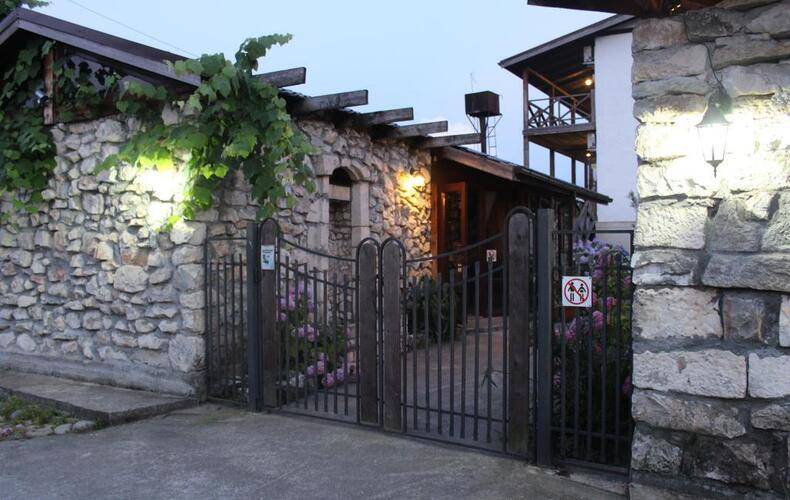 Алаку (Alaku) Hotel